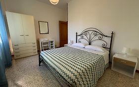 Da Iolanda - casa spaziosa con parcheggio, max 6-8 persone